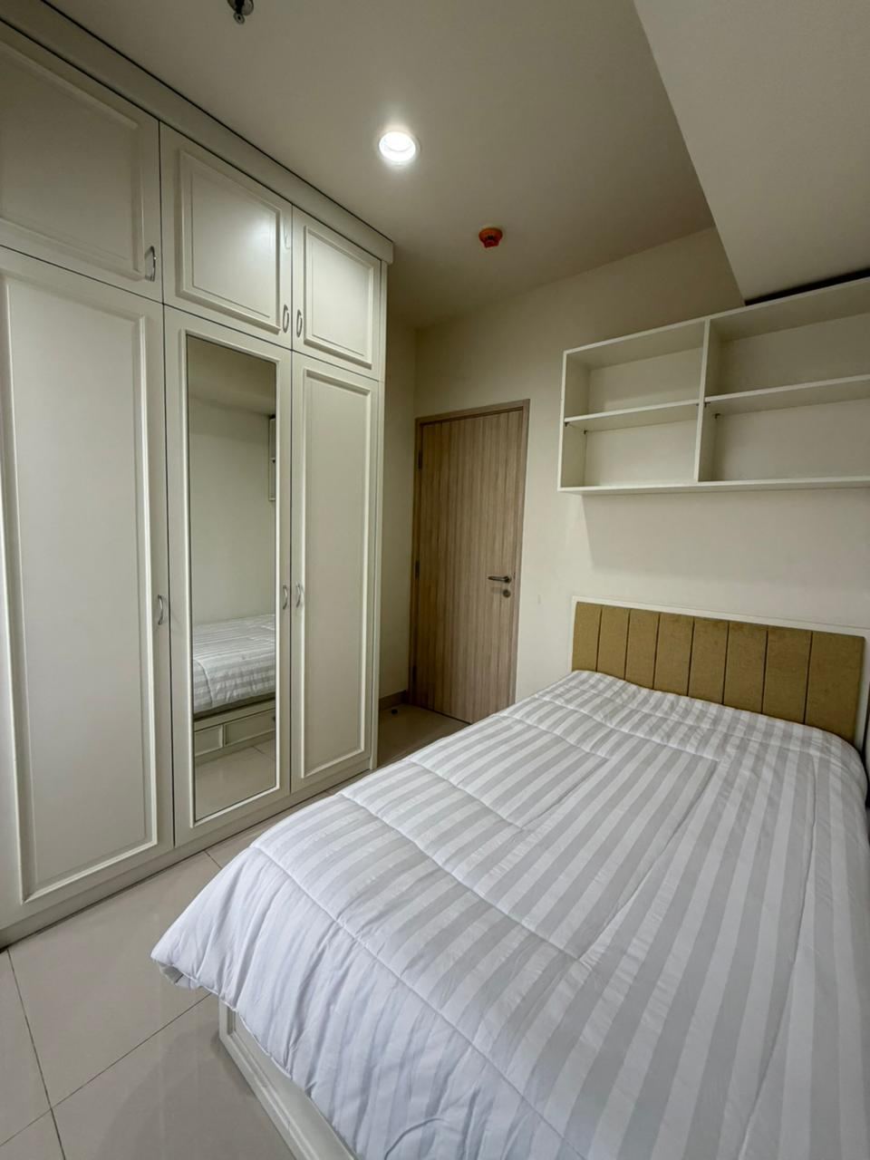 Disewakan apartemen 2br dengan kondisi sangat bagus di orange county